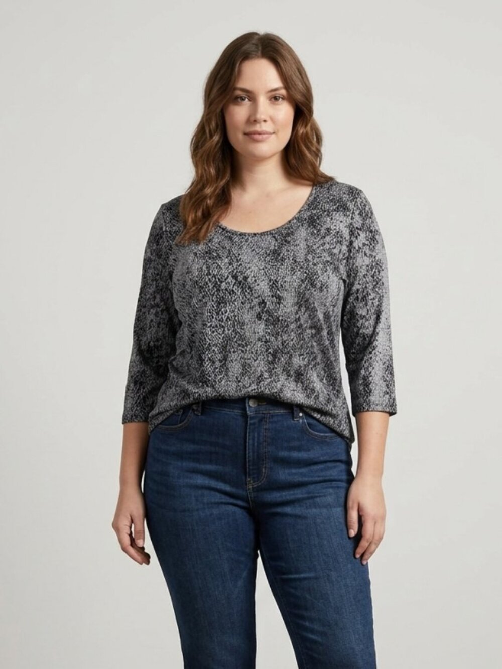 Dynamite Gray Snake Print Knit Top Women's Medium 3/4 Sleeve Stretch Blouse
